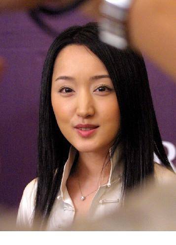 中国女歌手杨钰莹清纯可人组图