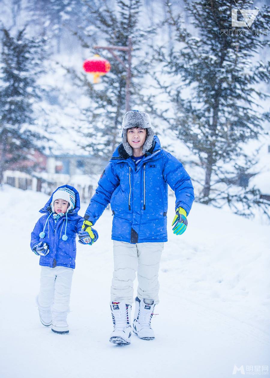 爸爸去哪儿林志颖kimi父子雪乡唯美截图