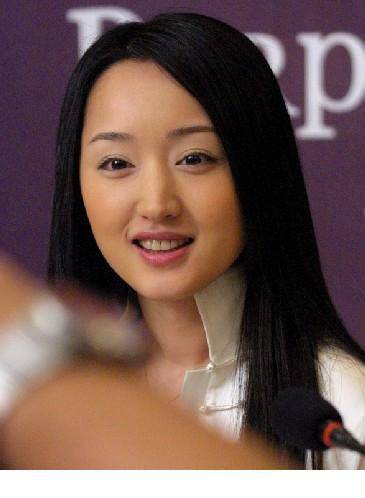 中国女歌手杨钰莹清纯可人组图