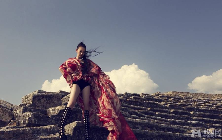 女明星戚薇美艳霸气写真大片
