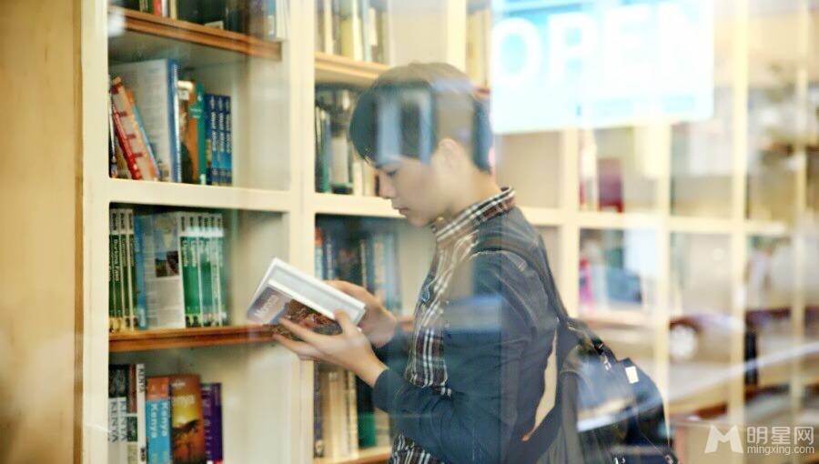 马天宇温暖笑容迷人 大显邻家男生风范