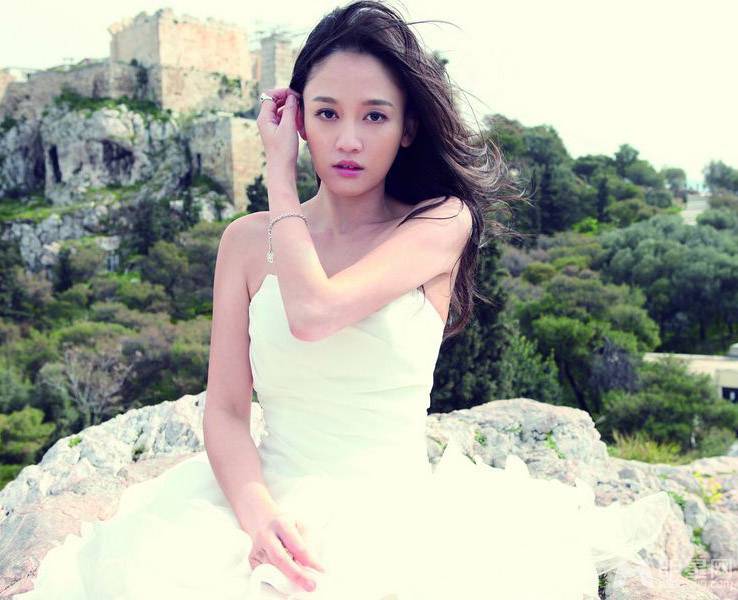 女演员陈乔恩时尚街拍照