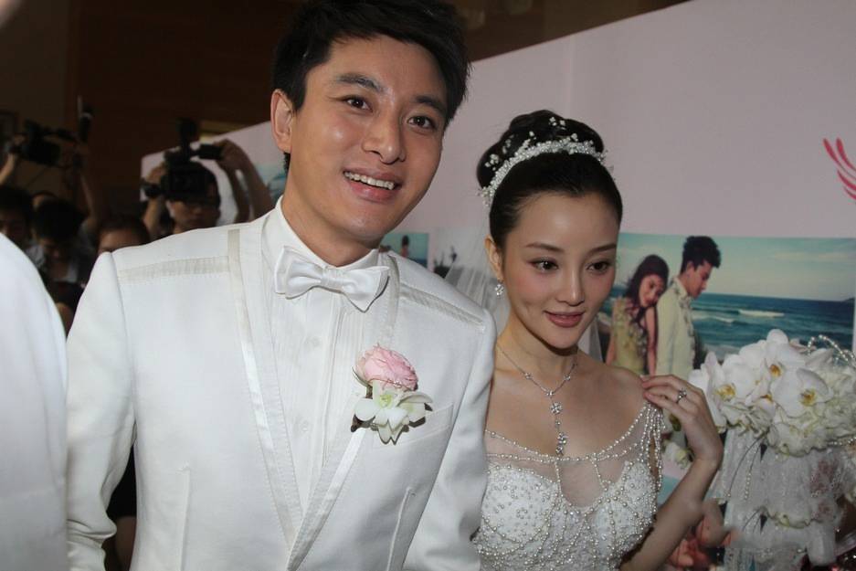 李小璐贾乃亮婚礼现场甜蜜曝光