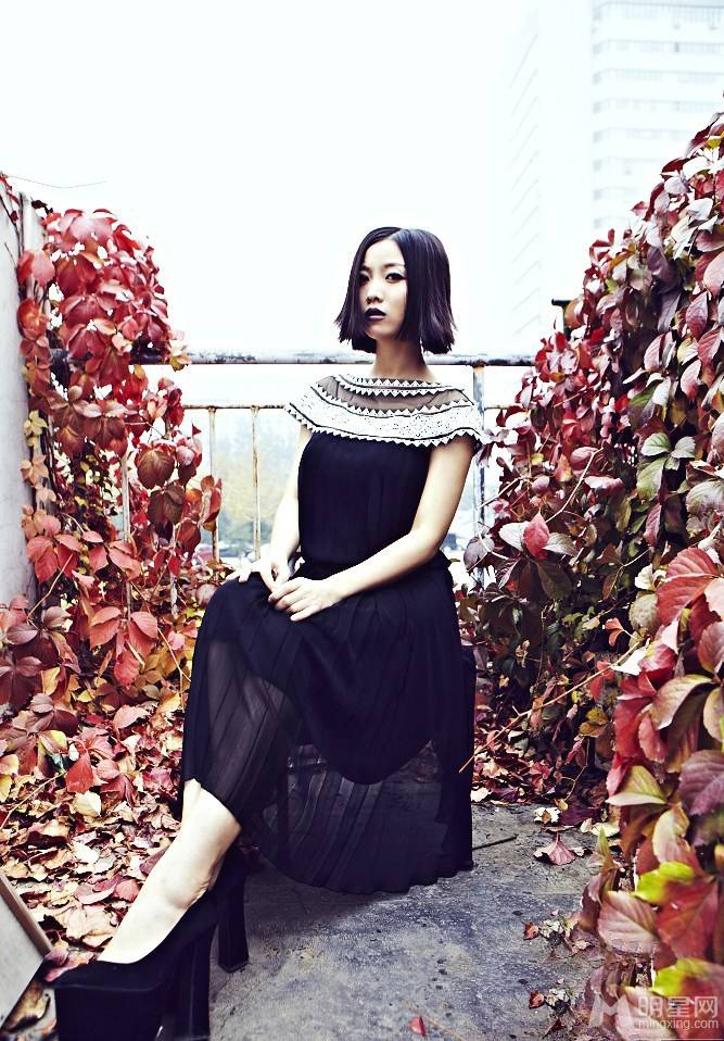 姚贝娜演绎时尚冷艳女王组图