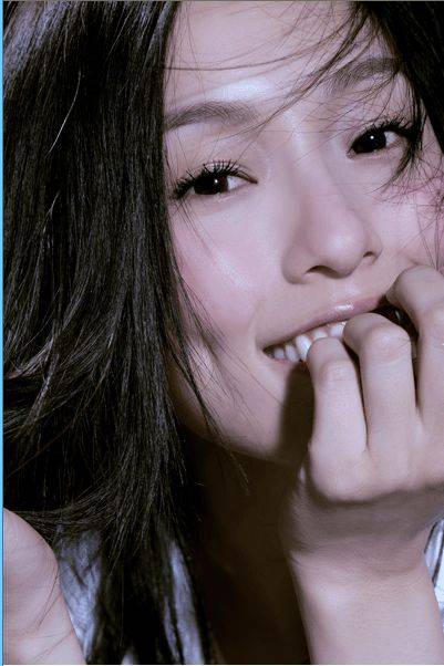 范玮琪散发青春活力唯美写真
