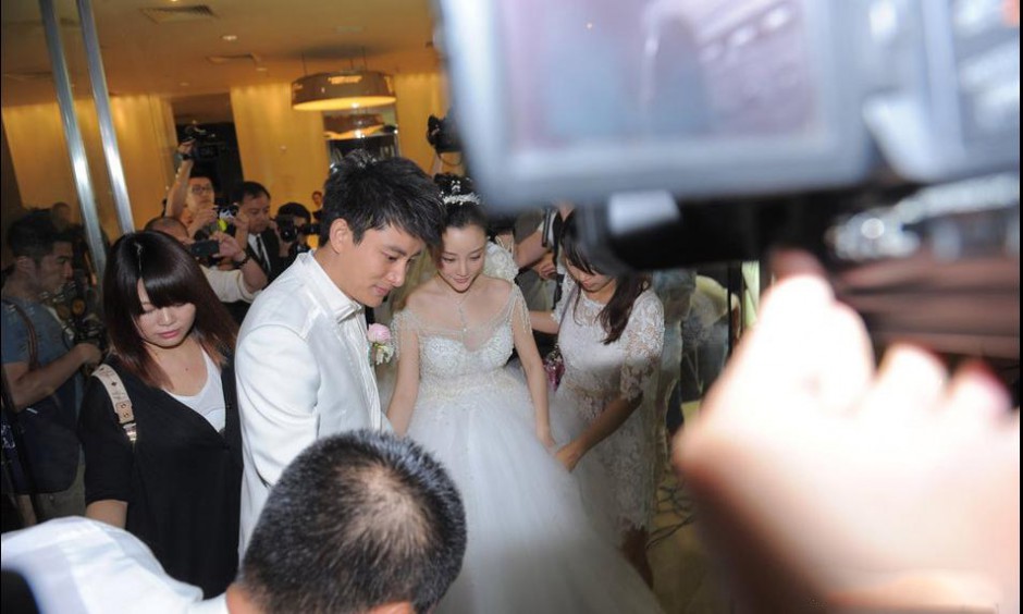 李小璐贾乃亮婚礼现场甜蜜曝光