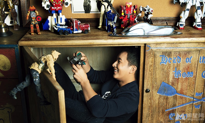 韩庚童心未泯 杂志写真尽显青春活力