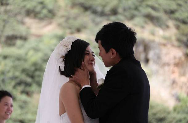 谢娜和老公张杰大秀甜蜜婚纱照