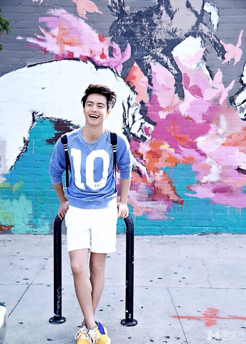 马天宇温暖笑容迷人 大显邻家男生风范