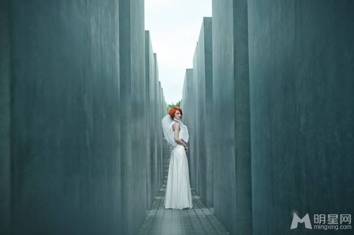 杨丞琳化身天使唯美梦幻宣传照