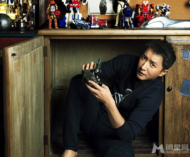 韩庚童心未泯 杂志写真尽显青春活力