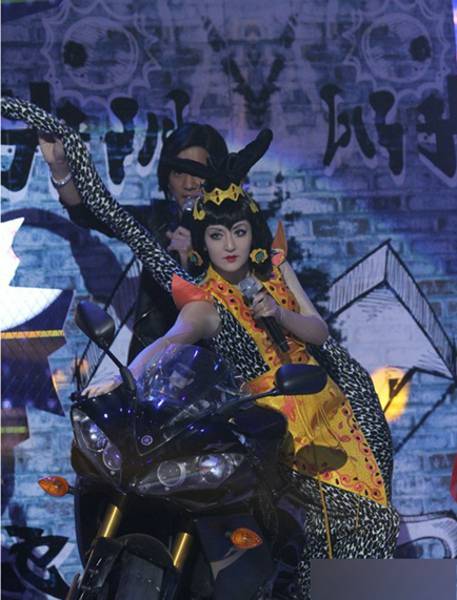 谢娜扮演蛇精惟妙惟肖组图