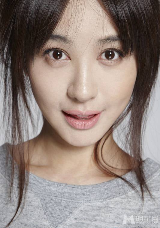 内地女演员李菲儿纯美可人写真