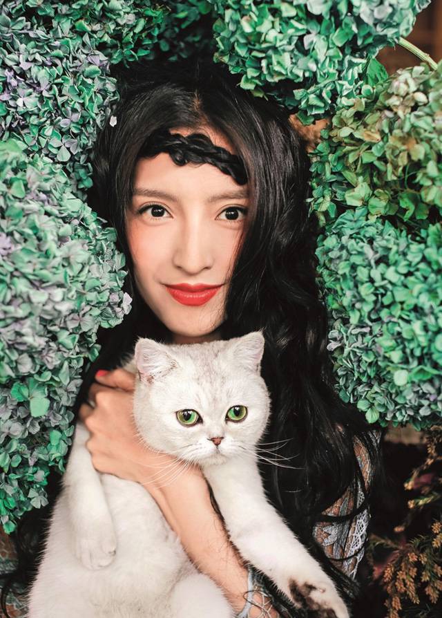 美女歌手潘辰唯美清新写真