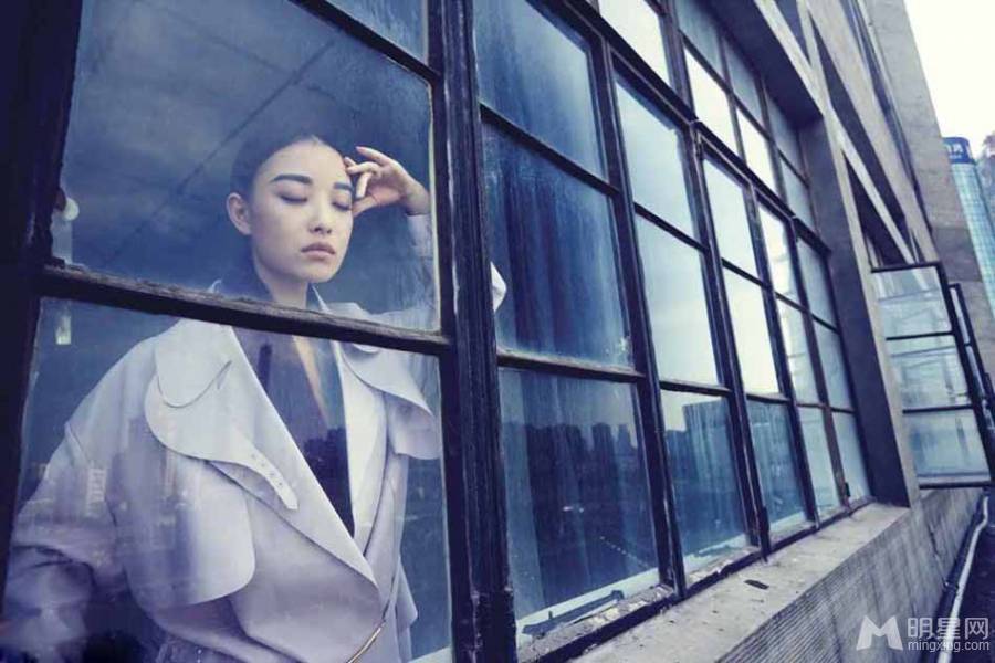 高冷干练倪妮时尚大片