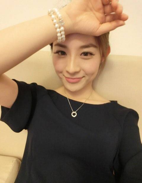甜美可人杨雨薇自拍素颜美照