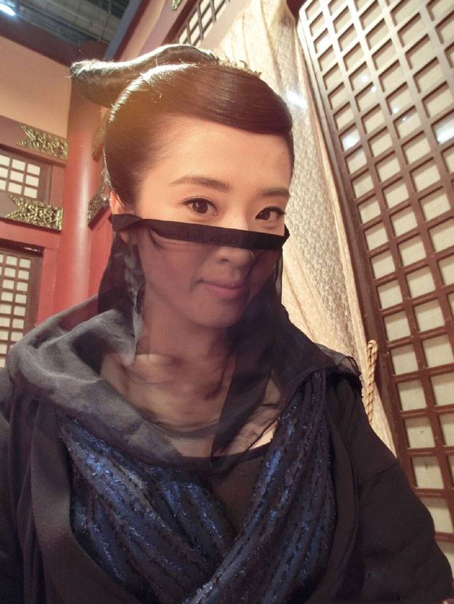 李若嘉古装女侠搞怪造型自拍