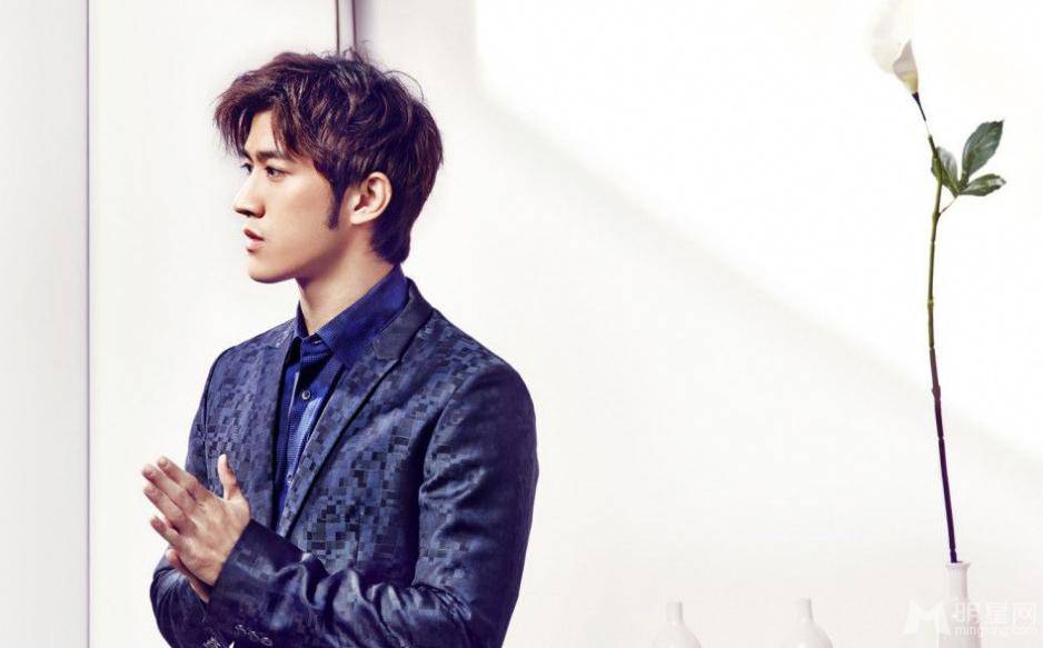 花样美男子李治廷中分发型显青春活力