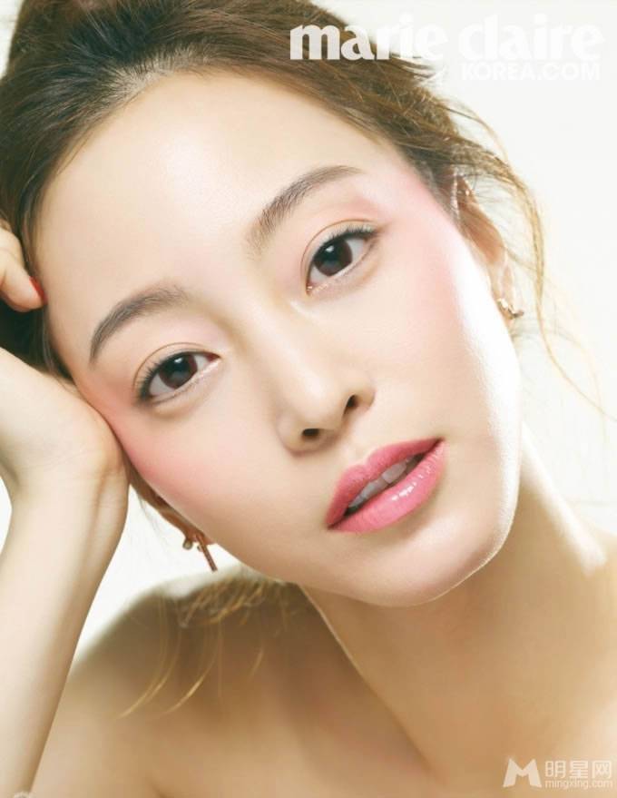 气质女神韩艺瑟精致妆容高清写真