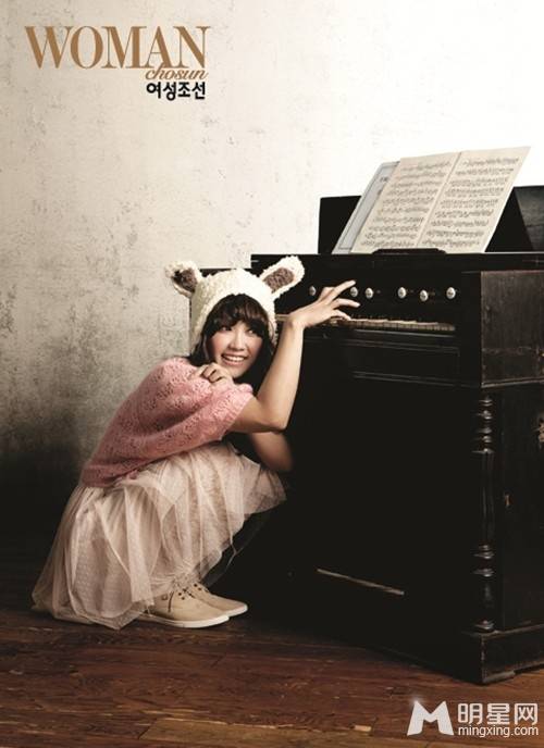 Apink成员孙娜恩郑恩地时尚复古杂志画报