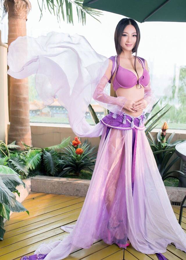 王李丹妮性感cos古装人物