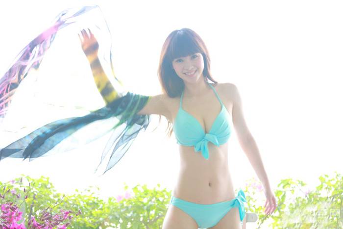 柳岩夏日清凉性感比基尼写真