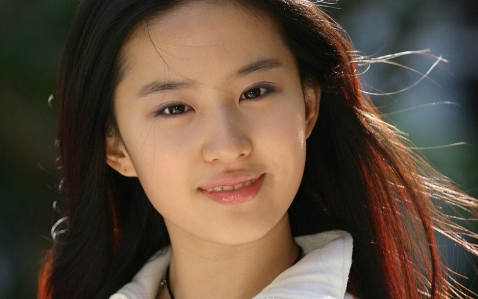 国民女神刘亦菲尽显女神范组图