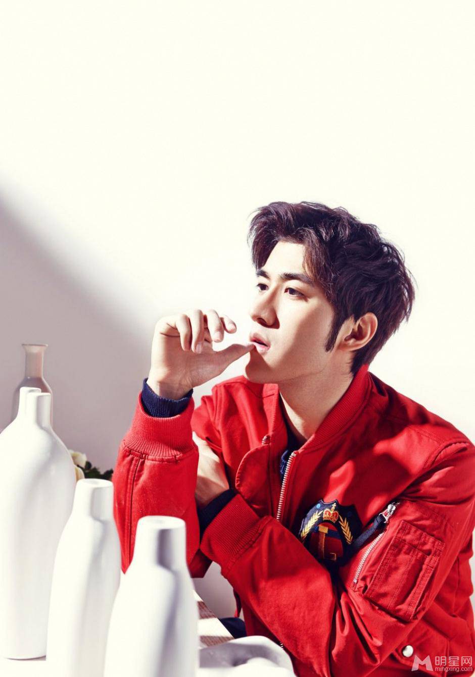 花样美男子李治廷中分发型显青春活力