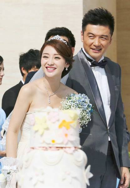电视剧《咱们结婚吧》柳岩唯美婚纱剧照