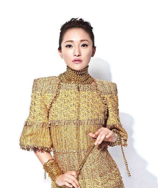 明星美女周迅性感低胸妩媚写真
