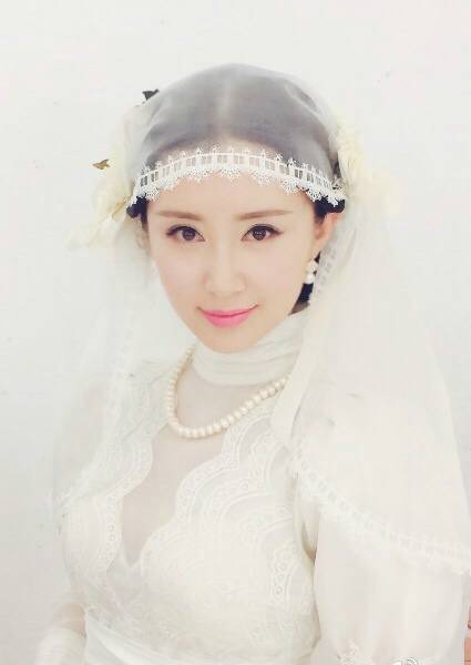 舒畅甜美民国复古风格创意婚纱写真