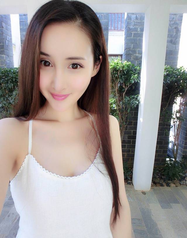 王若心清纯甜美可爱自拍