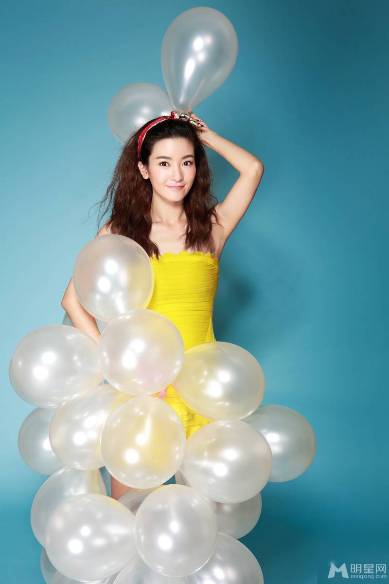 李晟甜美俏皮夏日可爱写真集