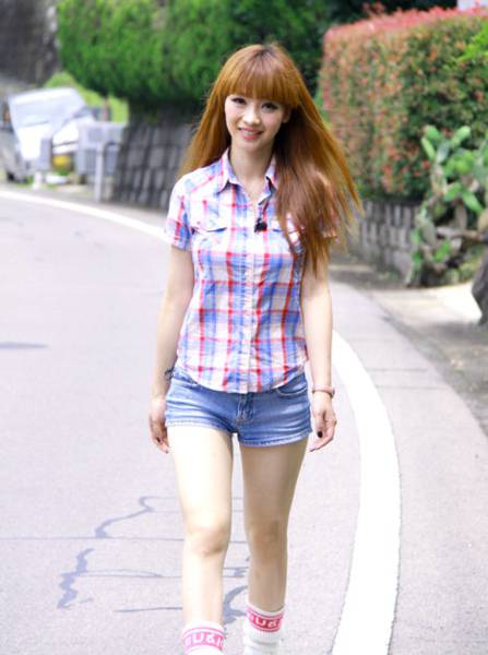 柳岩小清新甜美户外写真合集