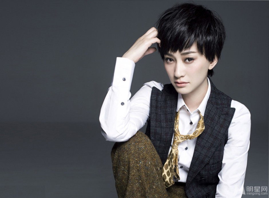 李小冉中性风帅气时尚大片