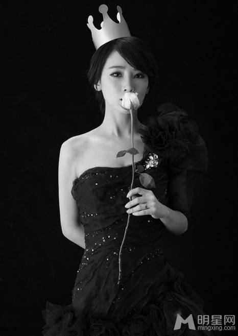 谢楠吴京吸血鬼格调浪漫婚纱照