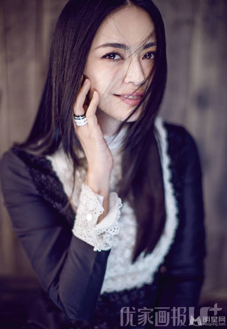 明星辣妈姚晨豹纹红裙时尚写真