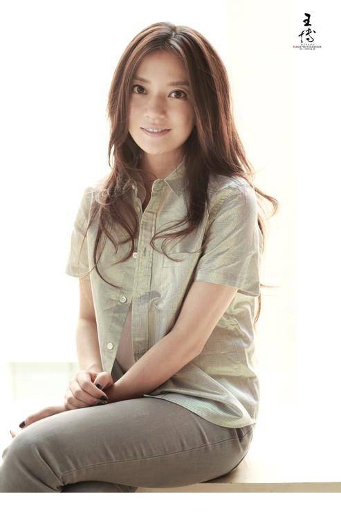 女星赵薇美丽动人生活照