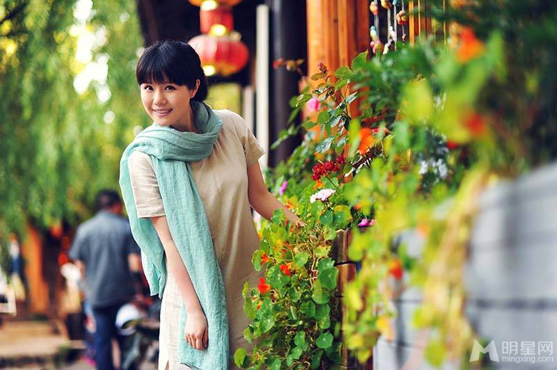 纯美小清新歌手何禹萱全新户外写真集