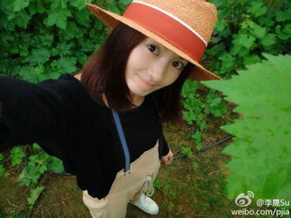 李晟素颜甜美生活照分享