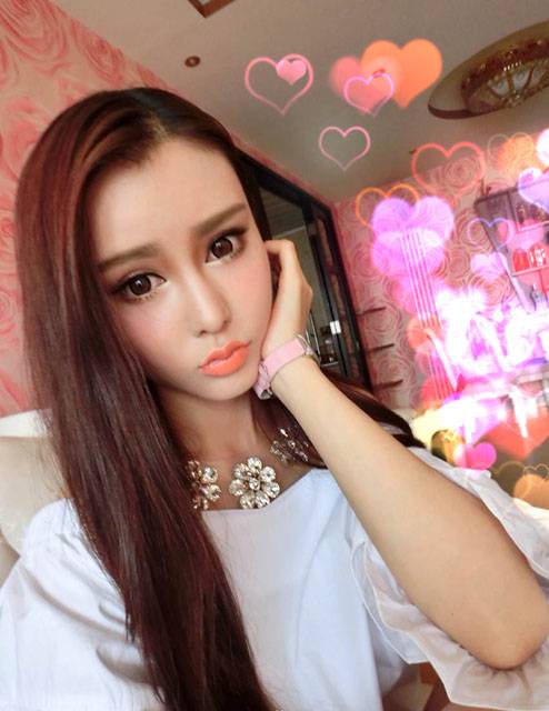 性感女神张小格居家唯美自拍照