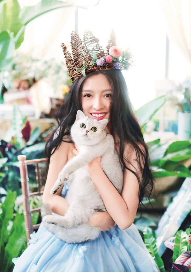 美女歌手潘辰唯美清新写真