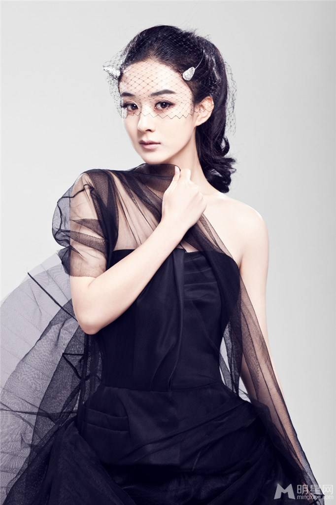 赵丽颖头长犄角宛如精灵美照曝光