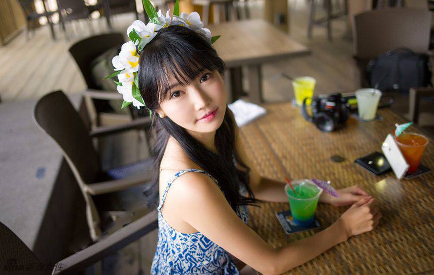 韩国美女模特韩佳恩清凉海报