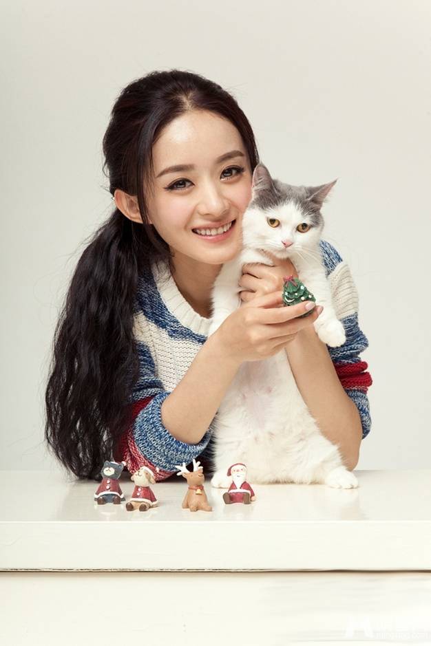 赵丽颖精致妆容展娇俏可人组图