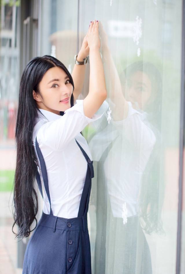 嫩模冯雨芝夏日小清新唯美时尚街拍