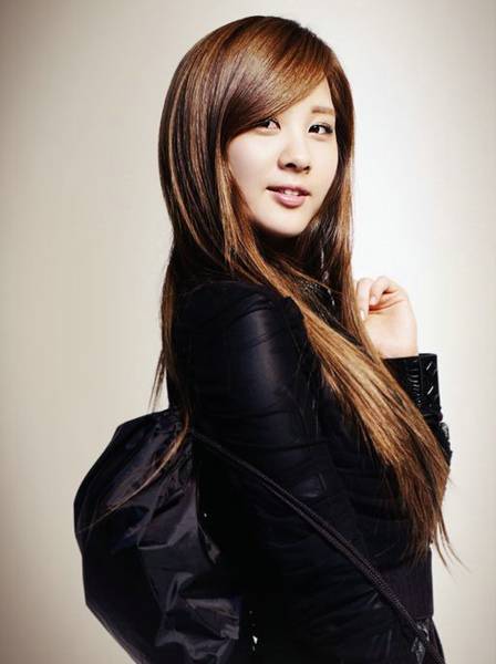 徐珠贤时尚杂志甜美造型画报