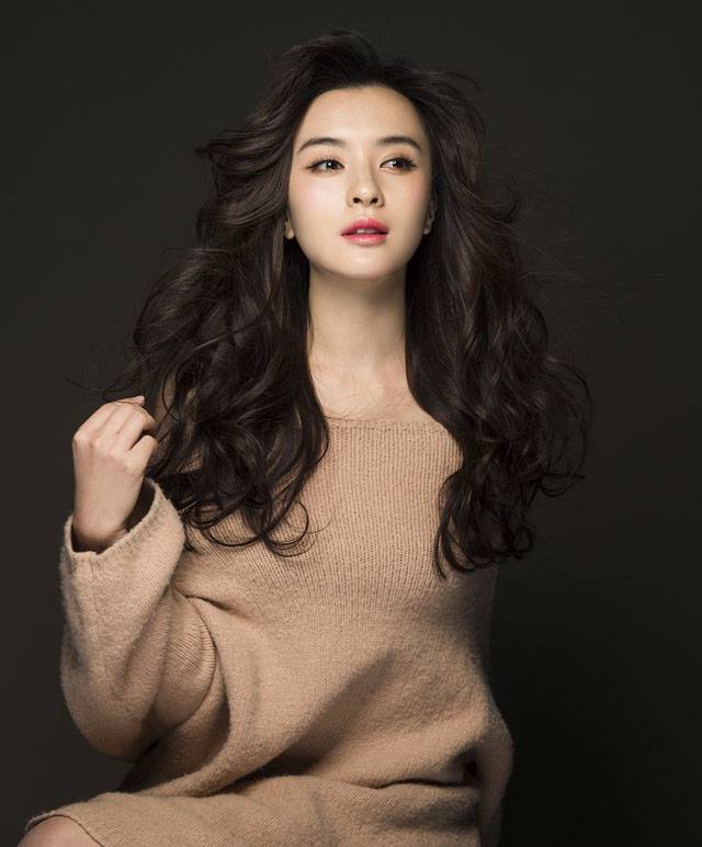 范琳琳温暖冬日清风拂面露笑颜