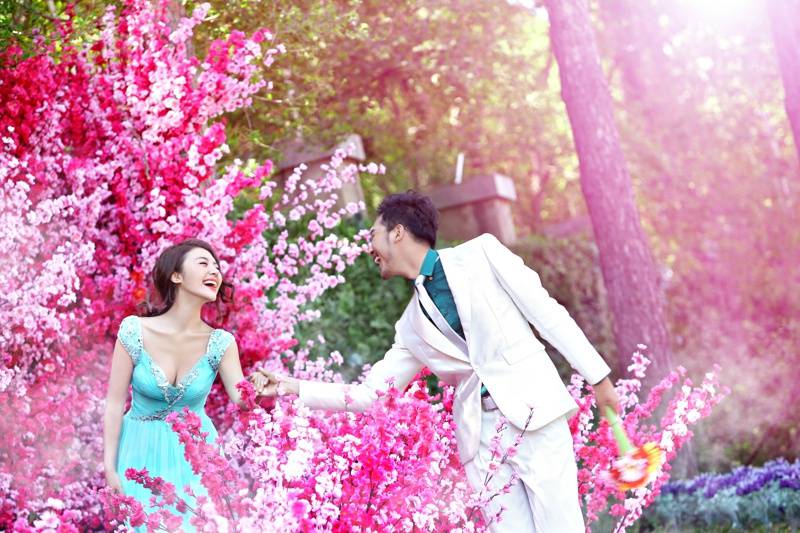 房程程唯美户外甜蜜婚纱画报