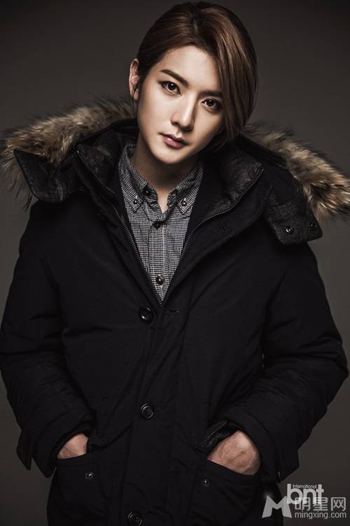 韩国帅气造型男团NU'EST冬季写真